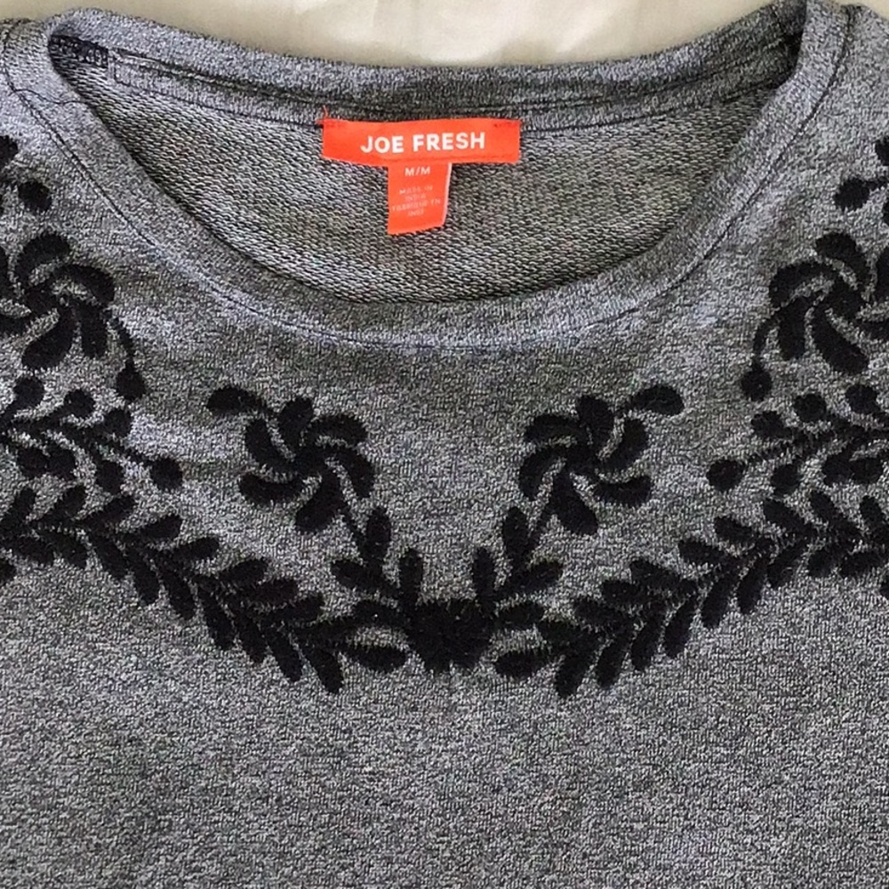 Embroidered Top - Picture 5 of 6